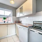 Pass The Keys - 2Br Luxury Apartment With Jacuzzi Bath